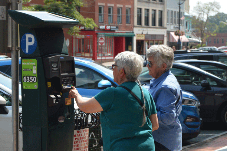 ladies-at-parking-ticket-machine